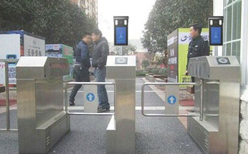 小区安装一套人脸识别管理系统要多少钱?