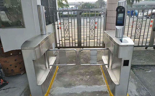 工厂安装一套人脸识别管理系统需要多少钱?