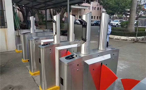 工业区安装一套人脸识别管理系统需要多少钱?