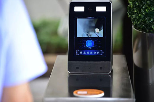 小区人脸识别门禁系统比刷卡门禁好在哪？